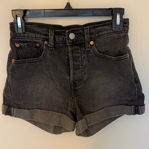 Levi’s Shorts Sz 25